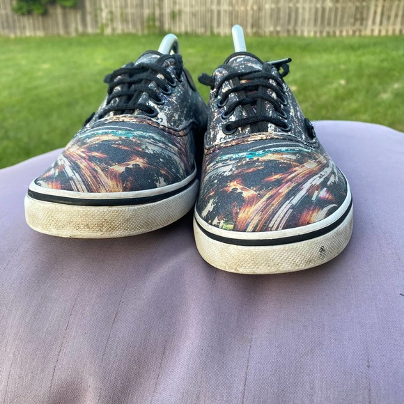 Vans Lo Graffiti City Lights Men's size 6/ Women's size 7.5 Skate Shoes T375 - Picture 2 of 9